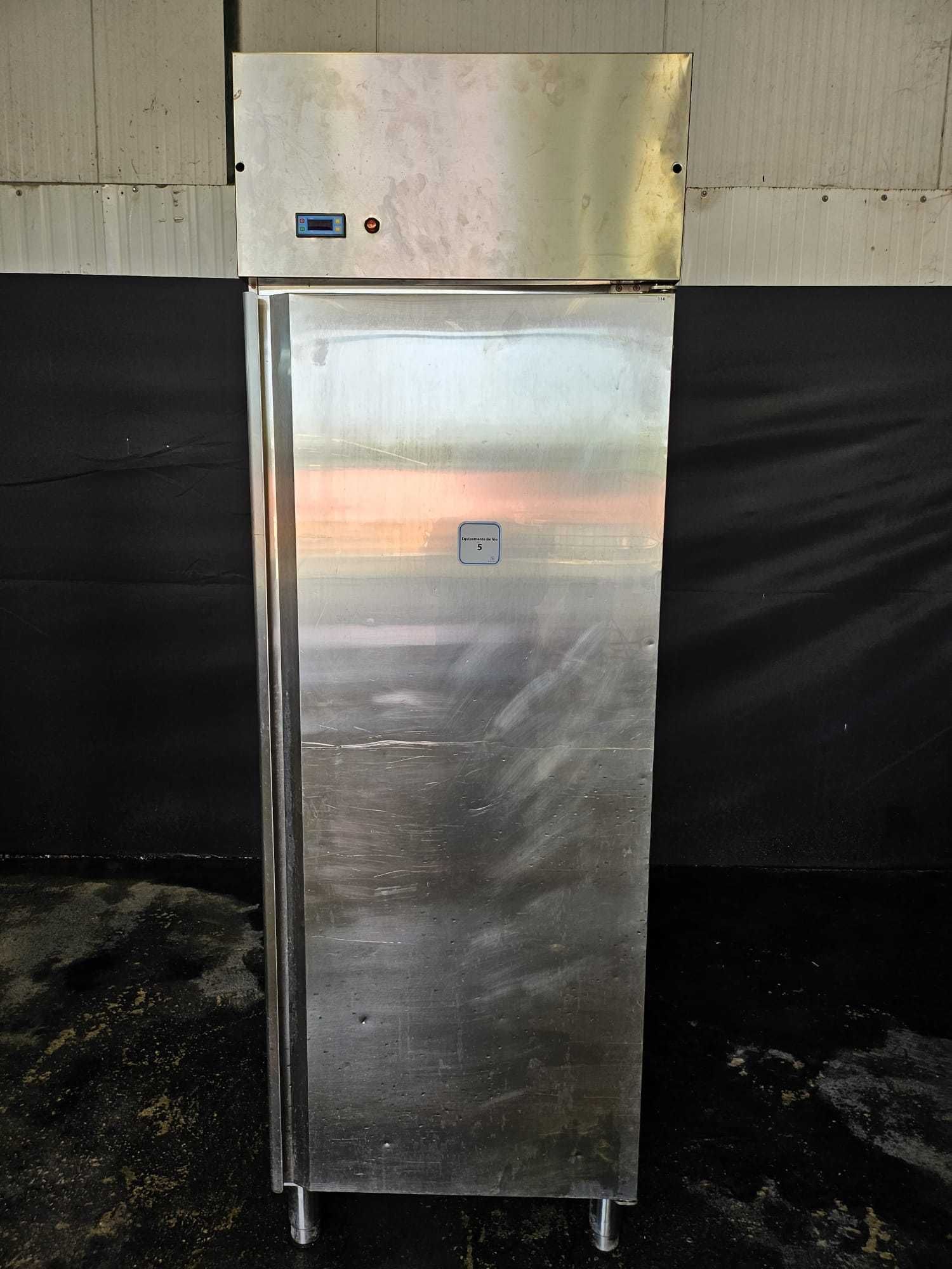 Armário de congelação em inox
