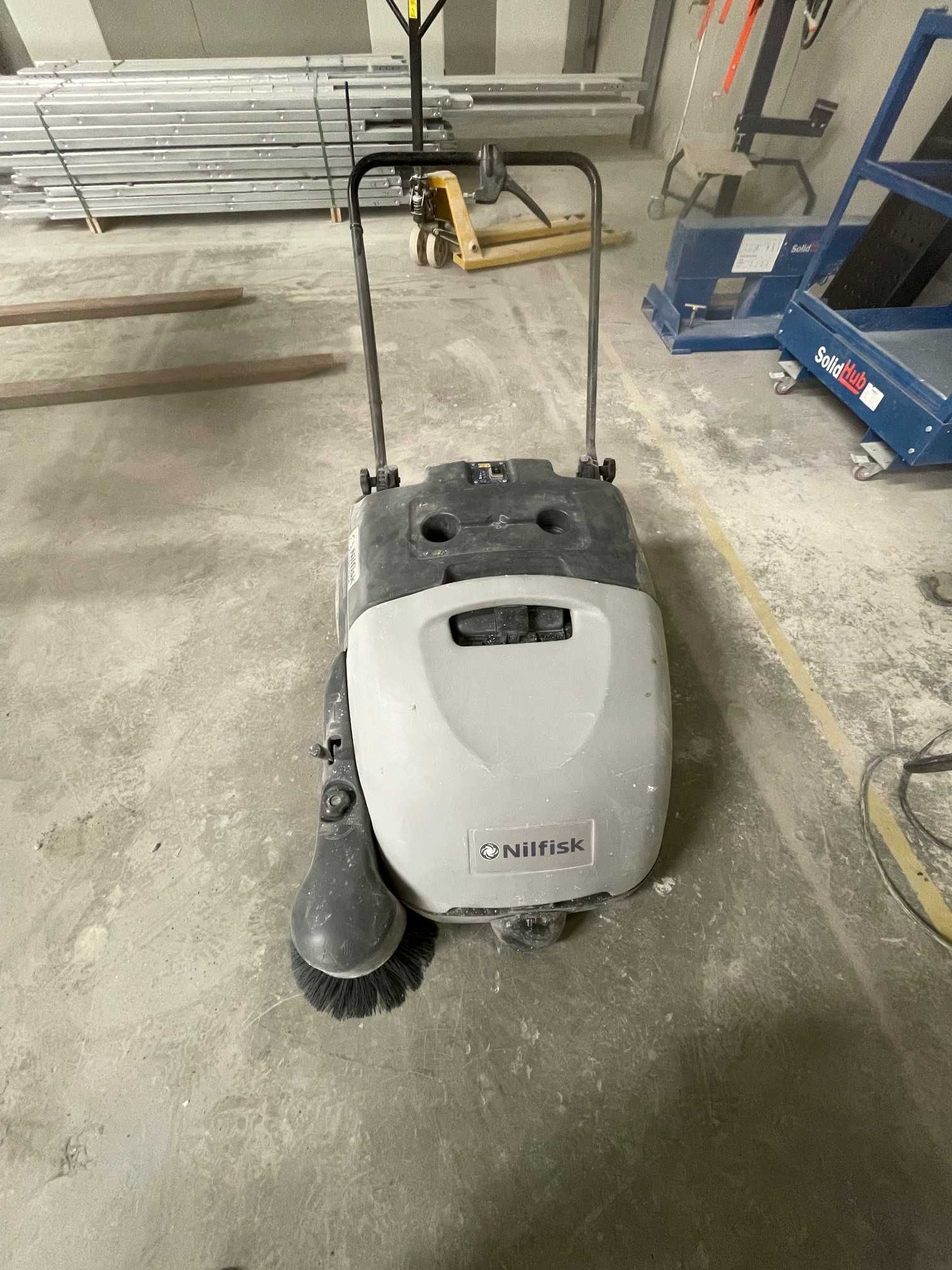 Aspirador NILFISK SW750 - C/Tração