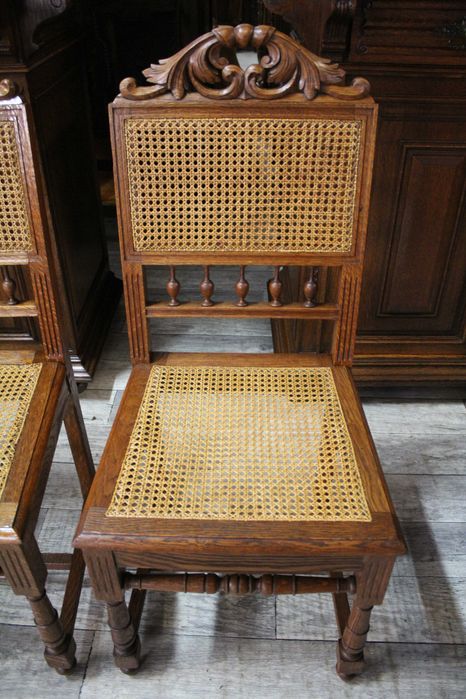 ... 4 Krzesła Eklektyczne ...