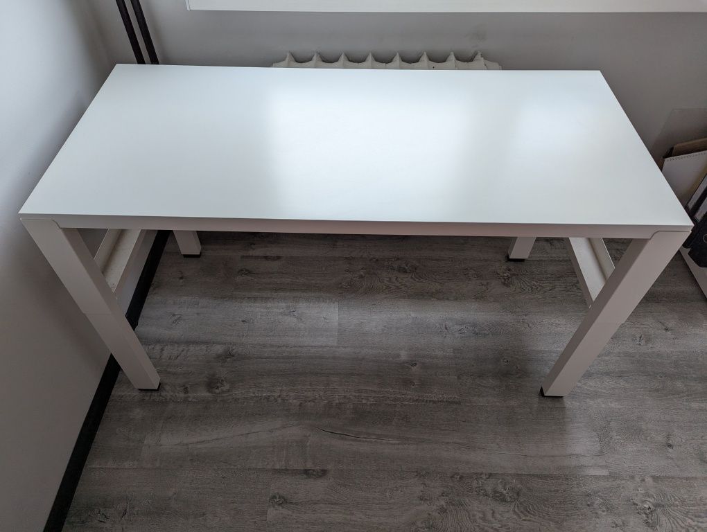 Biurko IKEA Pahl – regulowane, białe, 128×58 cm – stan bardzo dobry