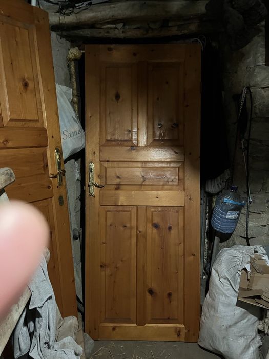 Продам дерев'яні двері вхідні