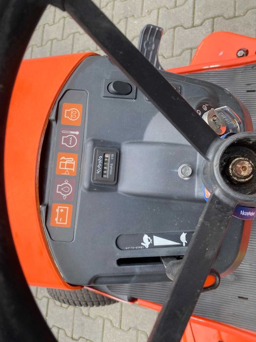 Traktorek ogrodowy Kubota G21, górny wysyp