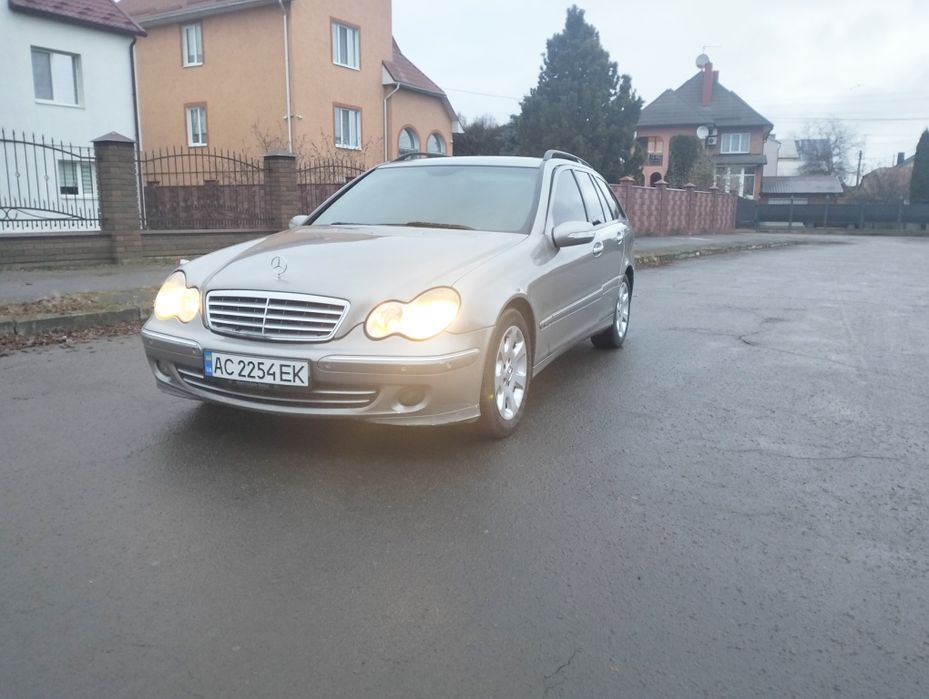Продам Mercedes Benz -C- Class 2.2 6.222