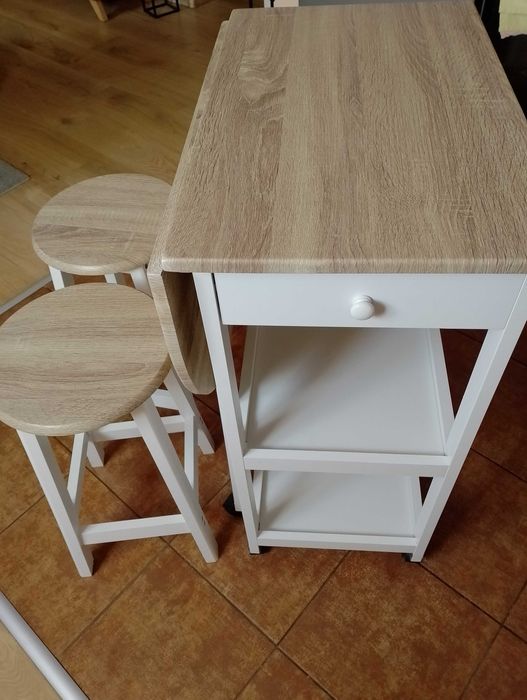 Stolik z 2 krzesłami