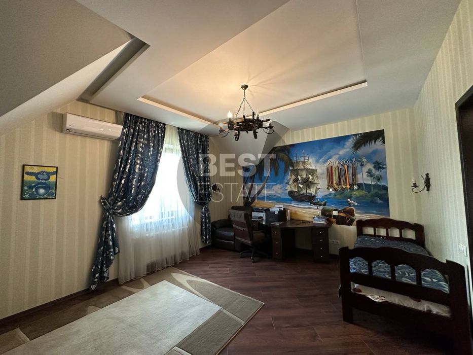 В продаже дом в центре пгт. Покотиловка