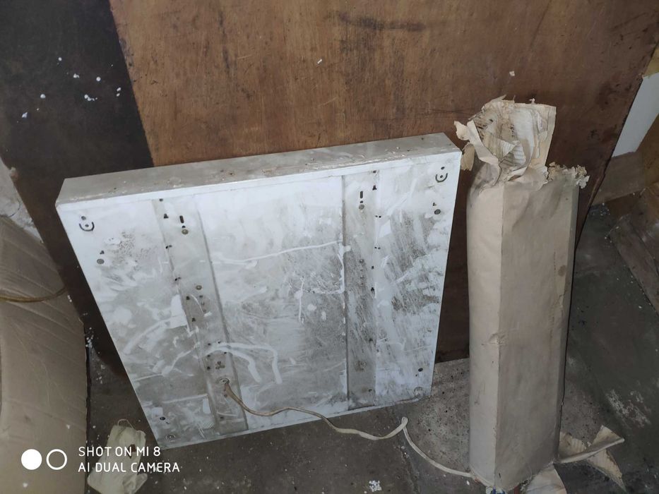 Lampa kasetowa lustra na świetlówki +świetlówki