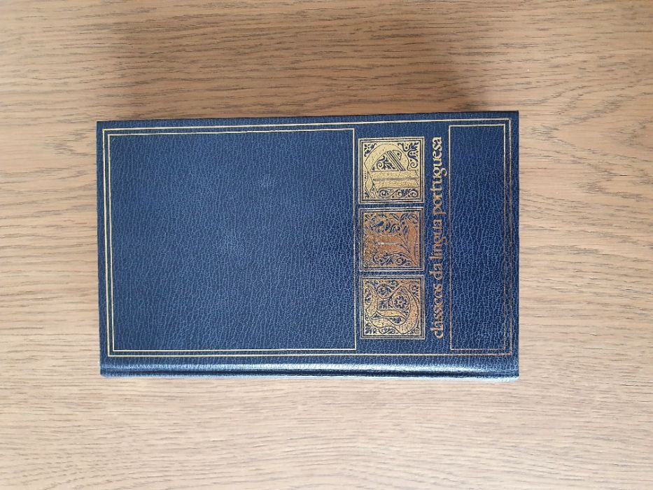 Livro "O Crime do Padre Amaro"