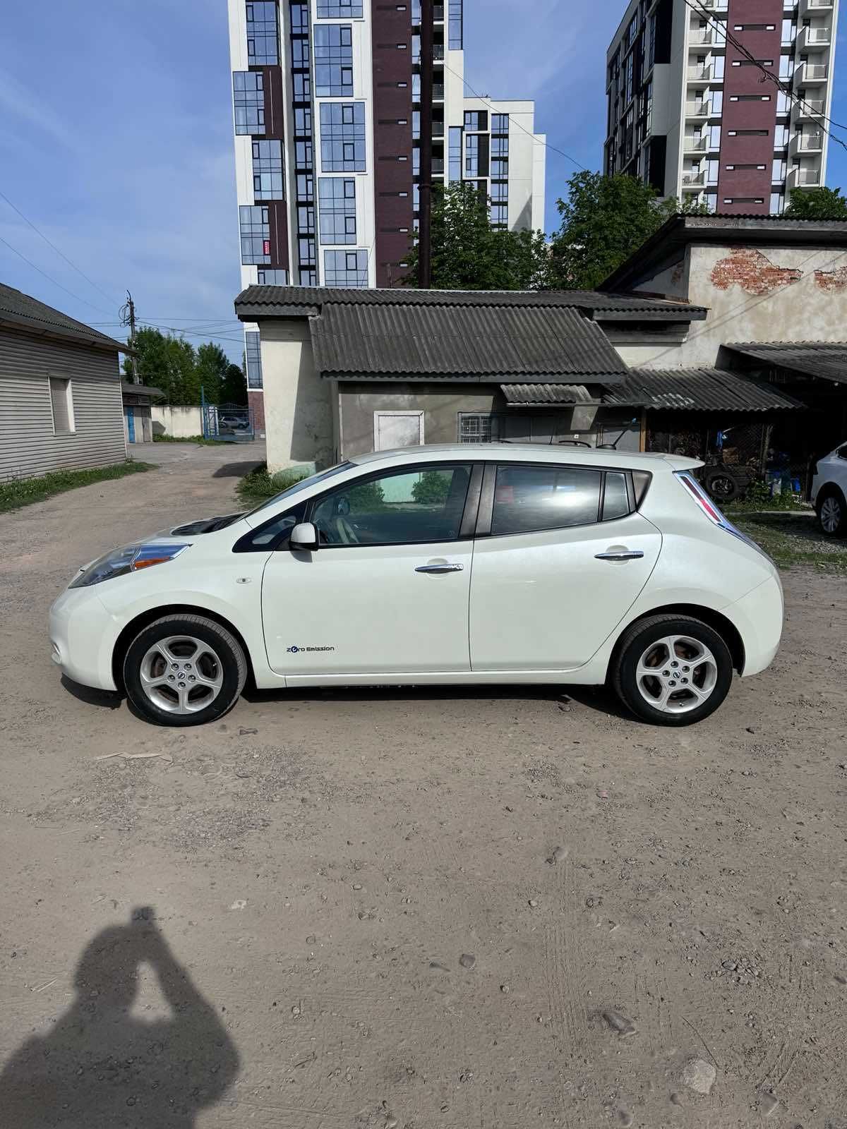 Оренда Nissan Leaf від 44 кВт до 52 кВт батарея