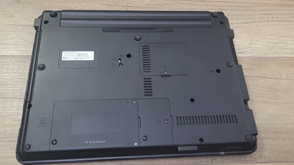 Komputer laptop przenośny HP Compaq 6735s