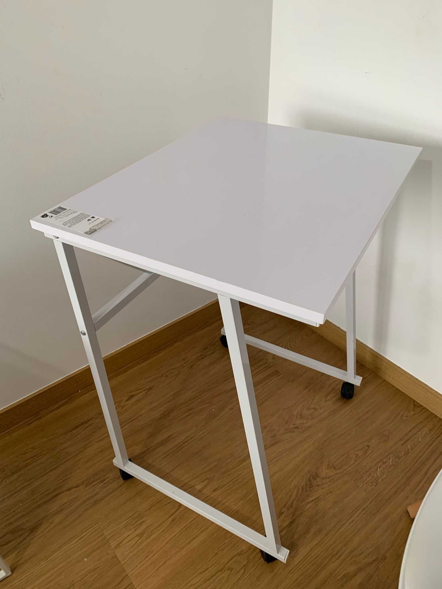 mesa de senhoras (toucador)+cadeirão e mesa de cabeceira
