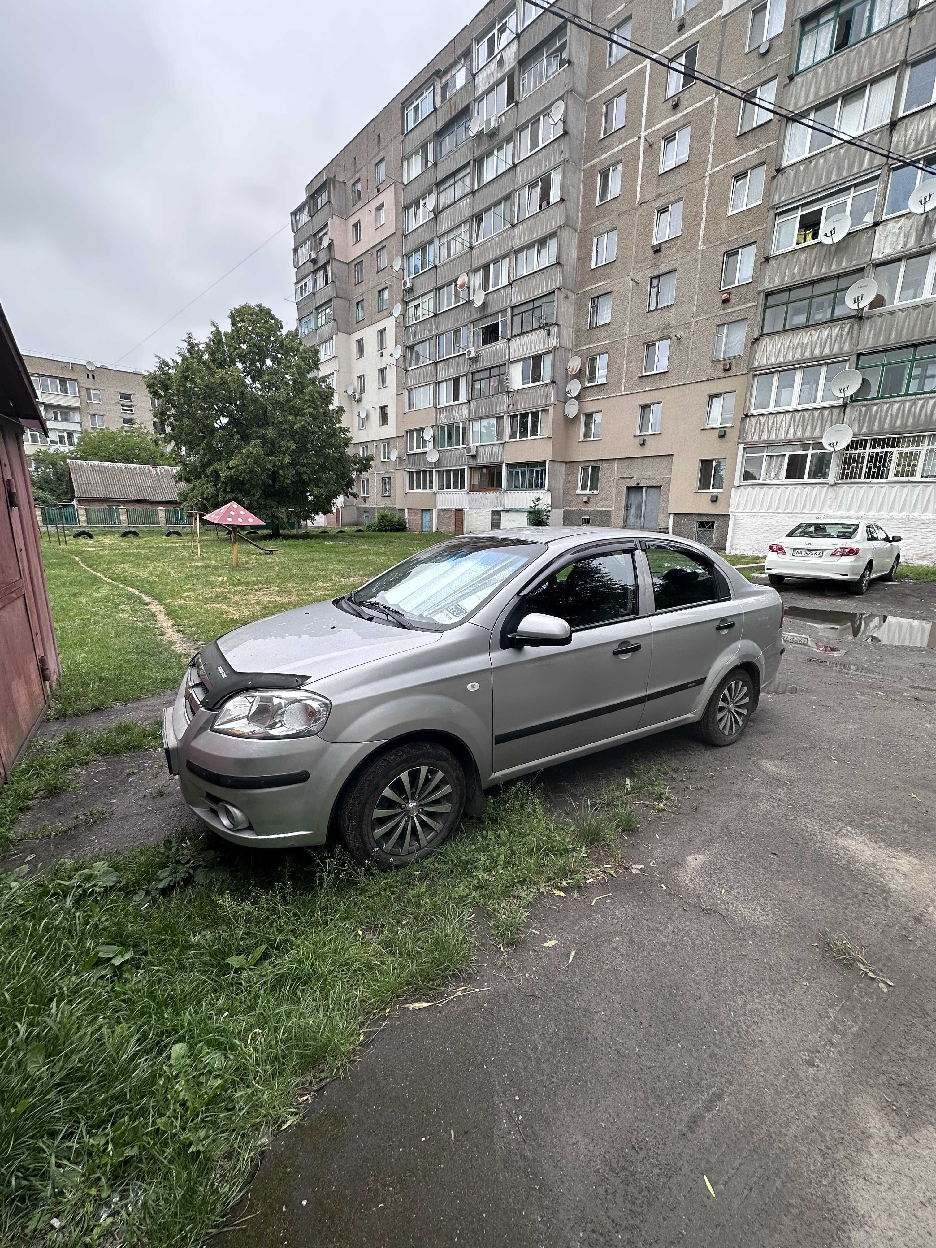 Машина Chevrolet Aveo 2007