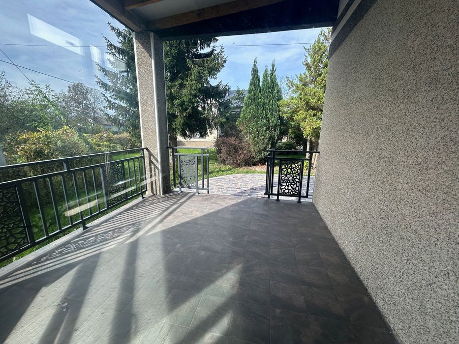 Продаж будинку - передмістя   Львова с. Зимна Вода 185 м2. Діл 8 сот.