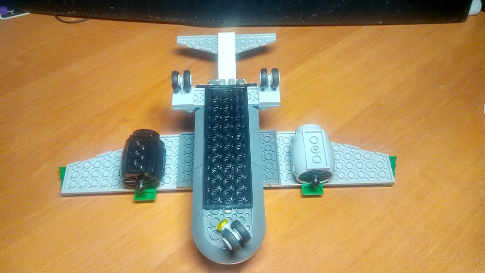 Конструктор Lego City  60101   Вантажний літак