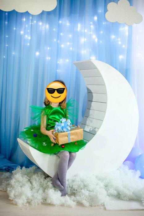 Реквізит для дитячоі фотосесіі , місяць для новорічноі фотосесіі