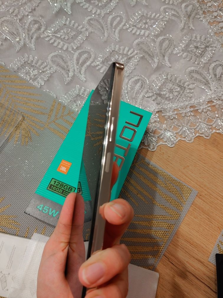Infinix note 30 128gb/16. Ekran 120hz pomarańcz. 2 miesięczny