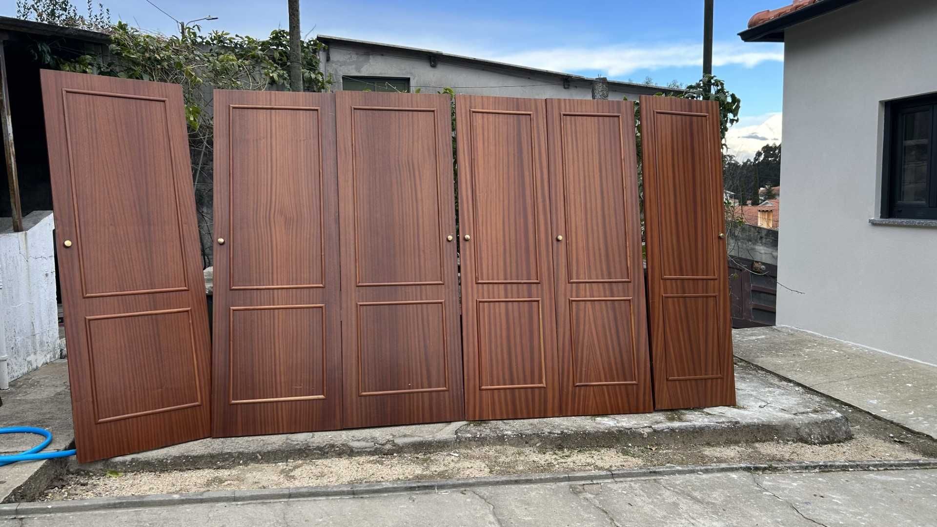 Portas para roupeiros embutidos