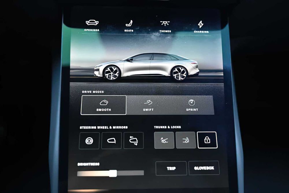 Lucid Air Pure      2023