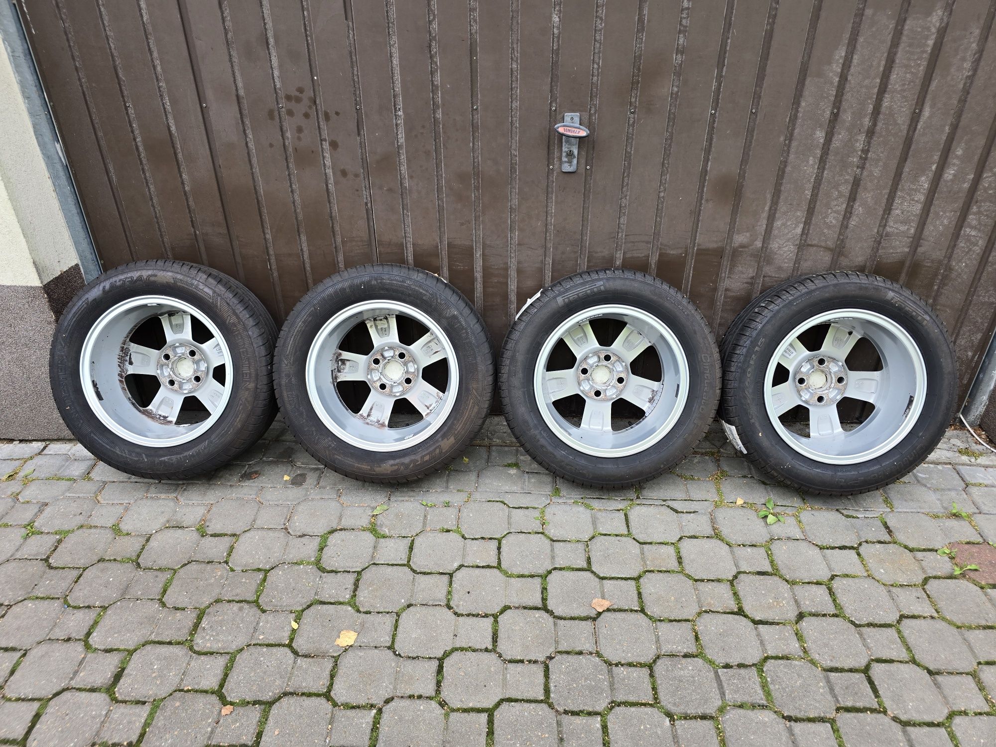 Felgi z oponami 195/60R15 Ford Fusion 4x108 B max Fiesta Focus KA+