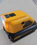 Adapter Dewalt 18V lampka 2xusb ładowarka powerbank latarka