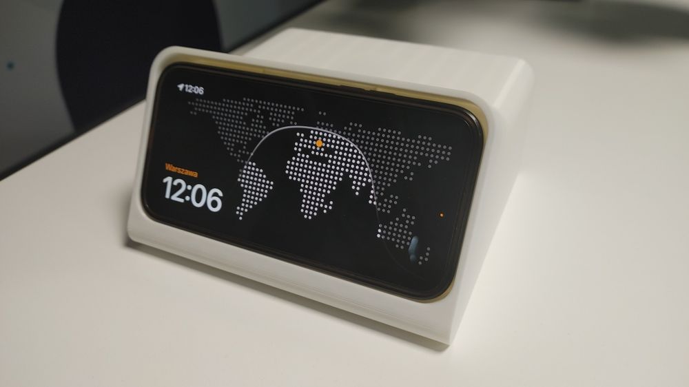 iPhone 14 PRO MAX jako zegarek budzik alarm w stylu Dietera Rams