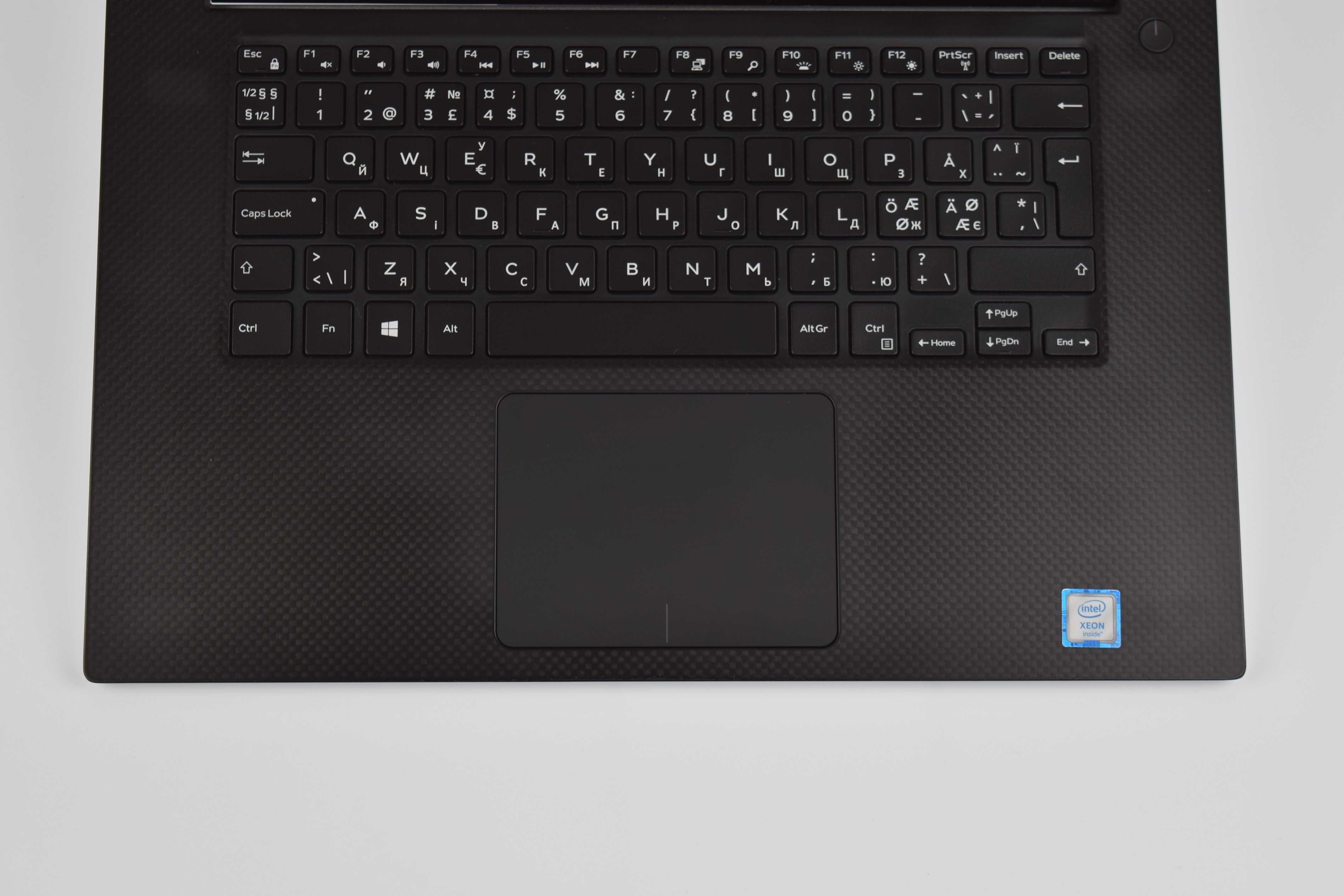 Dell Precision 5530 Xeon E-2176M P2000 16/32гб 512/1тб 15.6" Ноутбук
