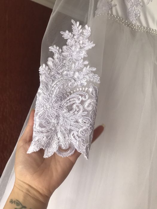 Продам весільну сукню