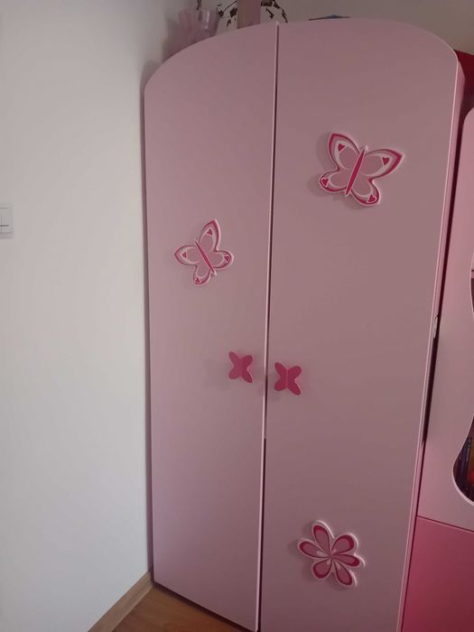 Zestaw różowych mebli Calineczka