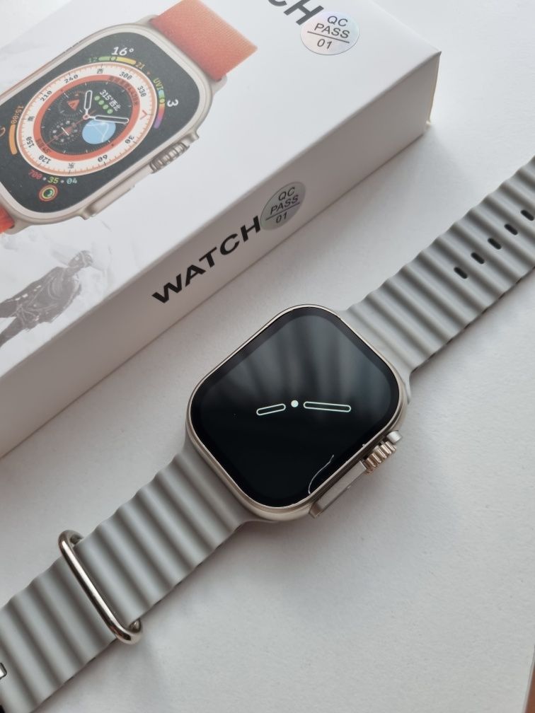Srebrny Smartwatch