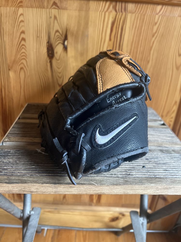 Sprzedam rękawicę baseballową firmy Nike model Ignitor 11,00 cali