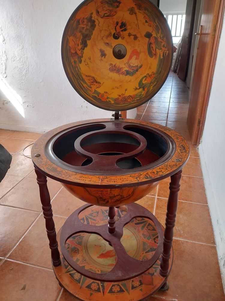 Globo de madeira