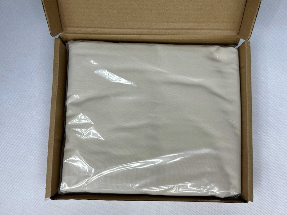 Amazon Basics - Beżowy komplet pościeli z mikrofibry 135x200cm+80x80cm