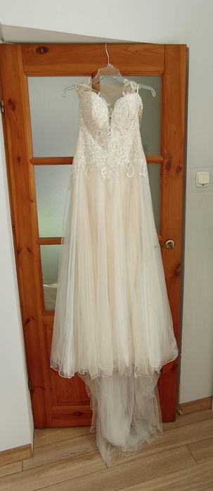 Suknia ślubna w kolorze szampana