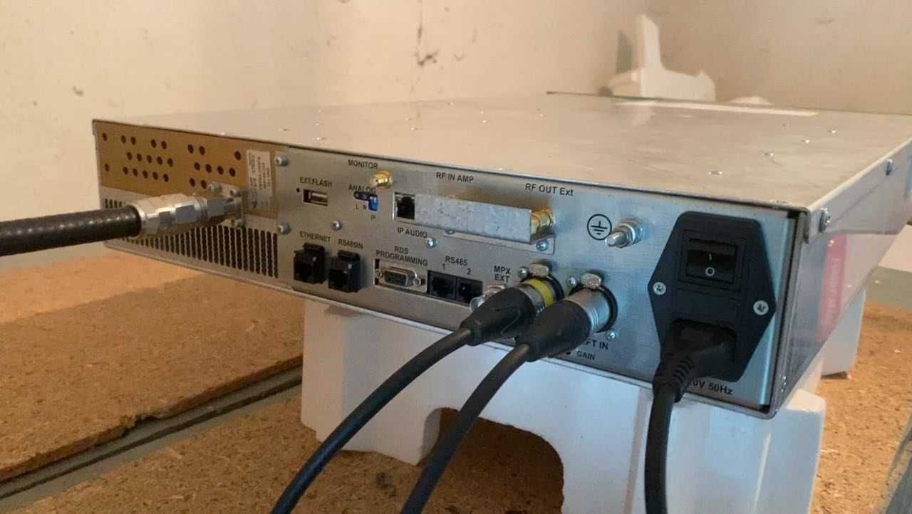 FM передавач КВАНТ-ЕФІР TXFM-1000 з опцією IP AUDIO INPUT