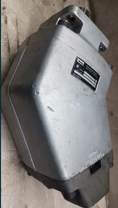 Двопотоковий аксіально-поршневий насос "Parker", гідравліка.