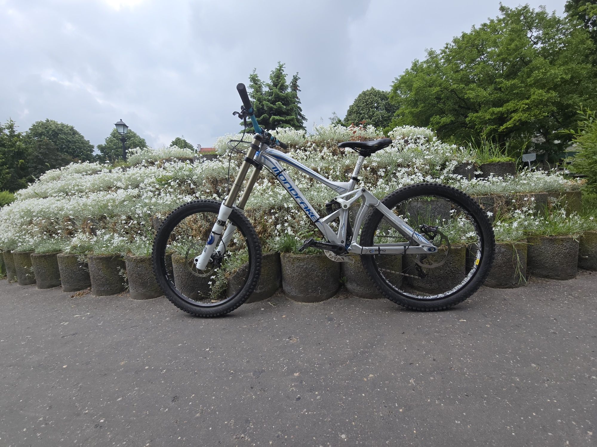 Mondraker summum 2011 pro team