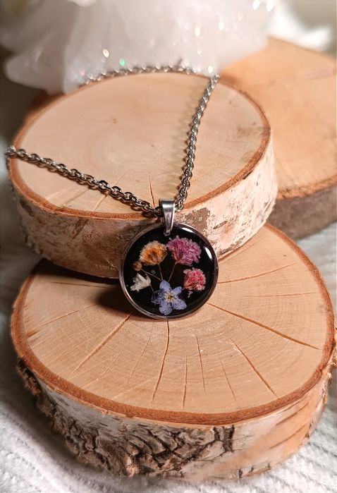 Naszyjnik kółko z kolorowymi kwiatami