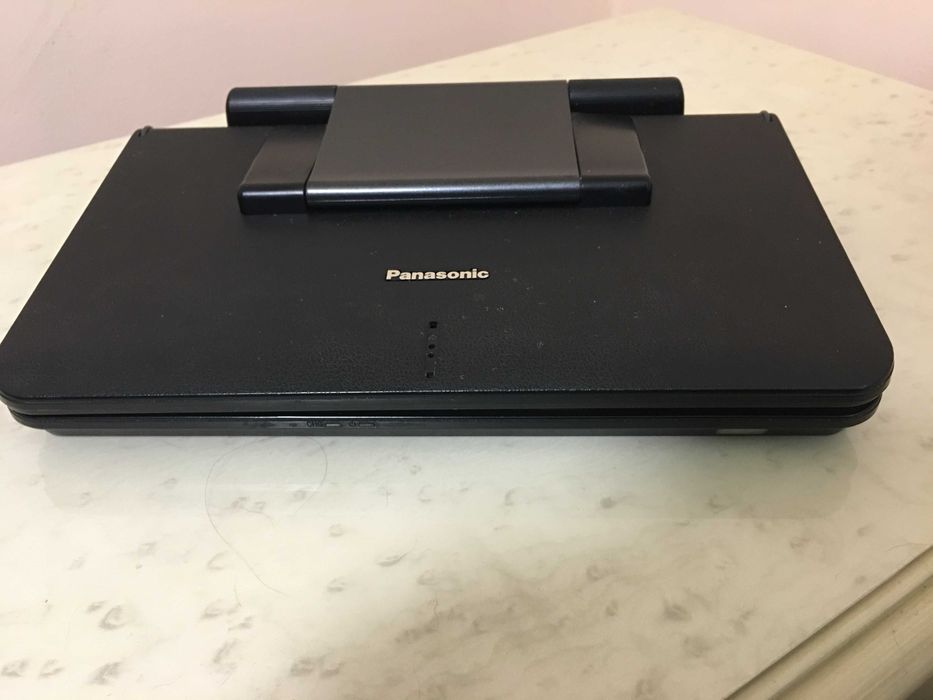 Портативний DVD/CD програвач “Panasonic”, працюючий, модель DVD-LS86