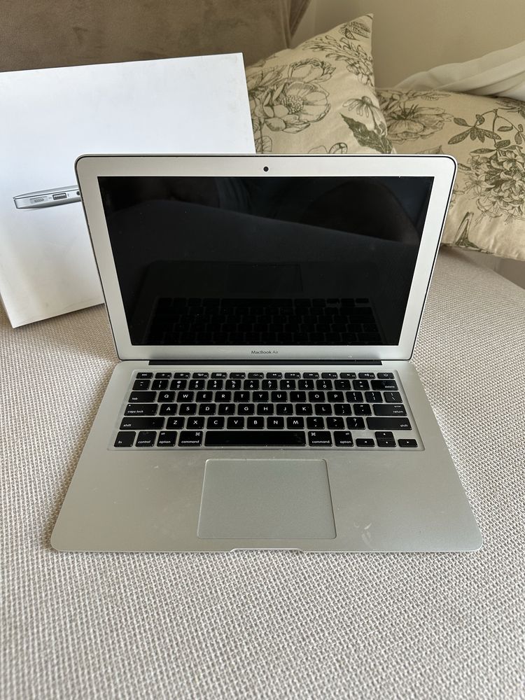 MacBook AIR 13-inch