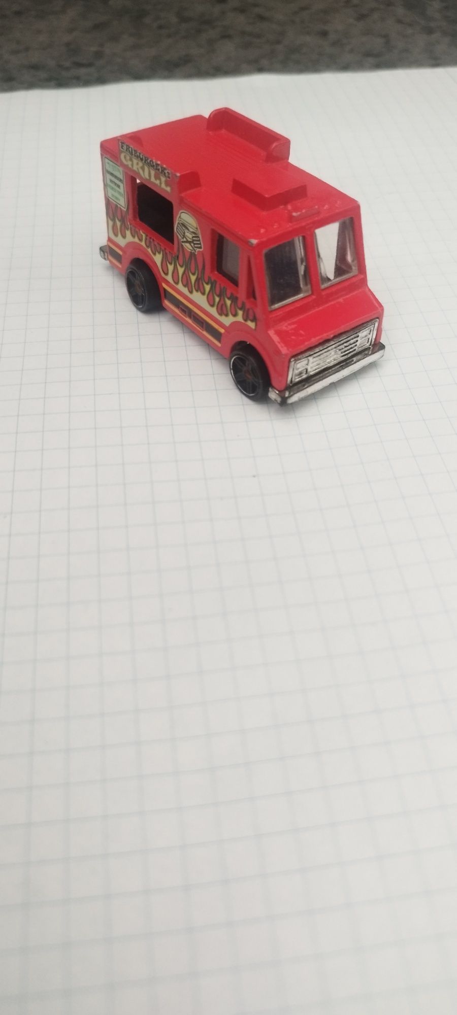 Samochodzik Resorak Hotwheels Foodtruck