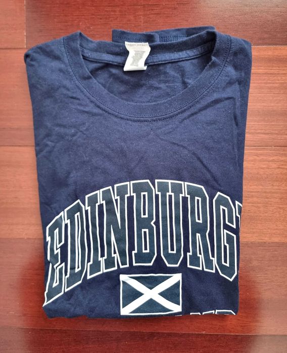T-shirt azul escura Edinburgh Scotland Gildan 100% algodão, tamanho L