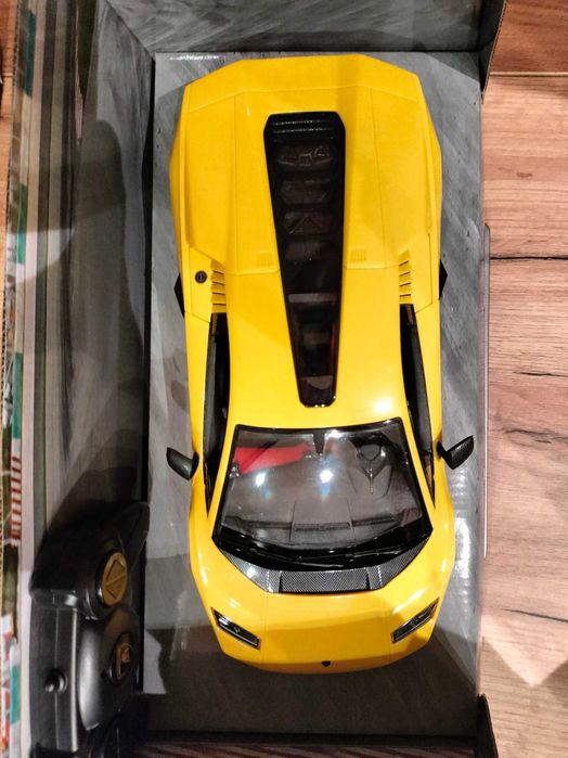Lamborghini Countach LPI 800-4, model zdalnie sterowany, skala 1:16