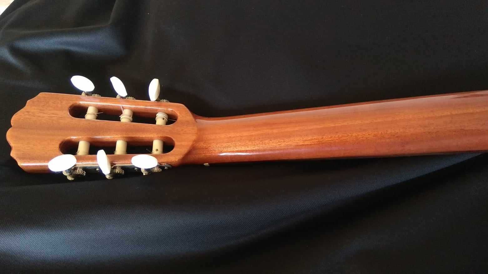 Violão clássico ALHAMBRA 1c cordas nylon