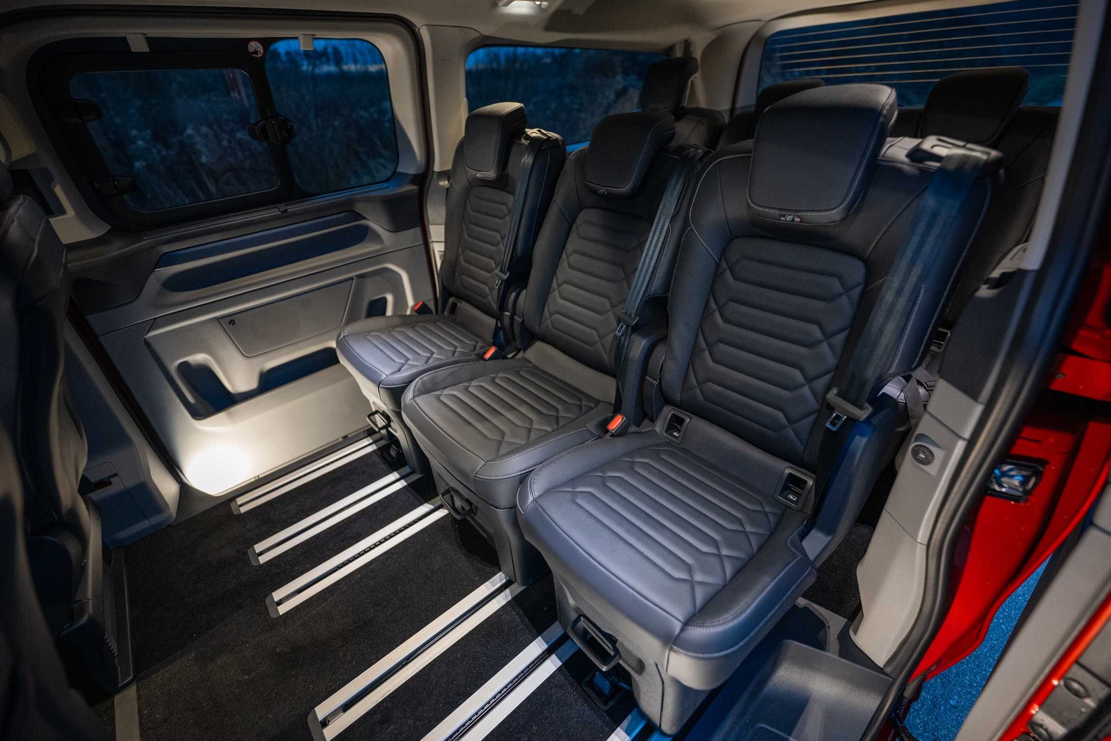 Wynajem Tourneo Custom TITANIUM X 8 osobowy automat 170km Komfort VIP