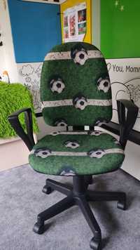 Krzesło biurkowe fotel dla dziecka piłka boisko zielone