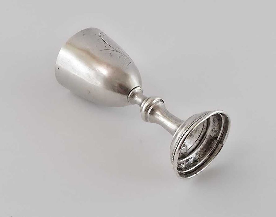 Kieliszek do pejsachówki autorstwa Krupski i Matulewicz 1920 - 1939