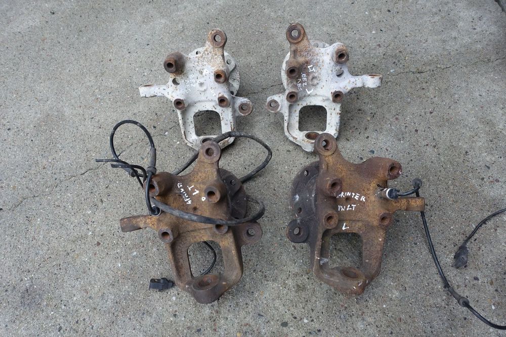 ZWROTNICA PIASTA LEWA PRAWA Z ABS SPRINTER VW LT 35 96-06r.