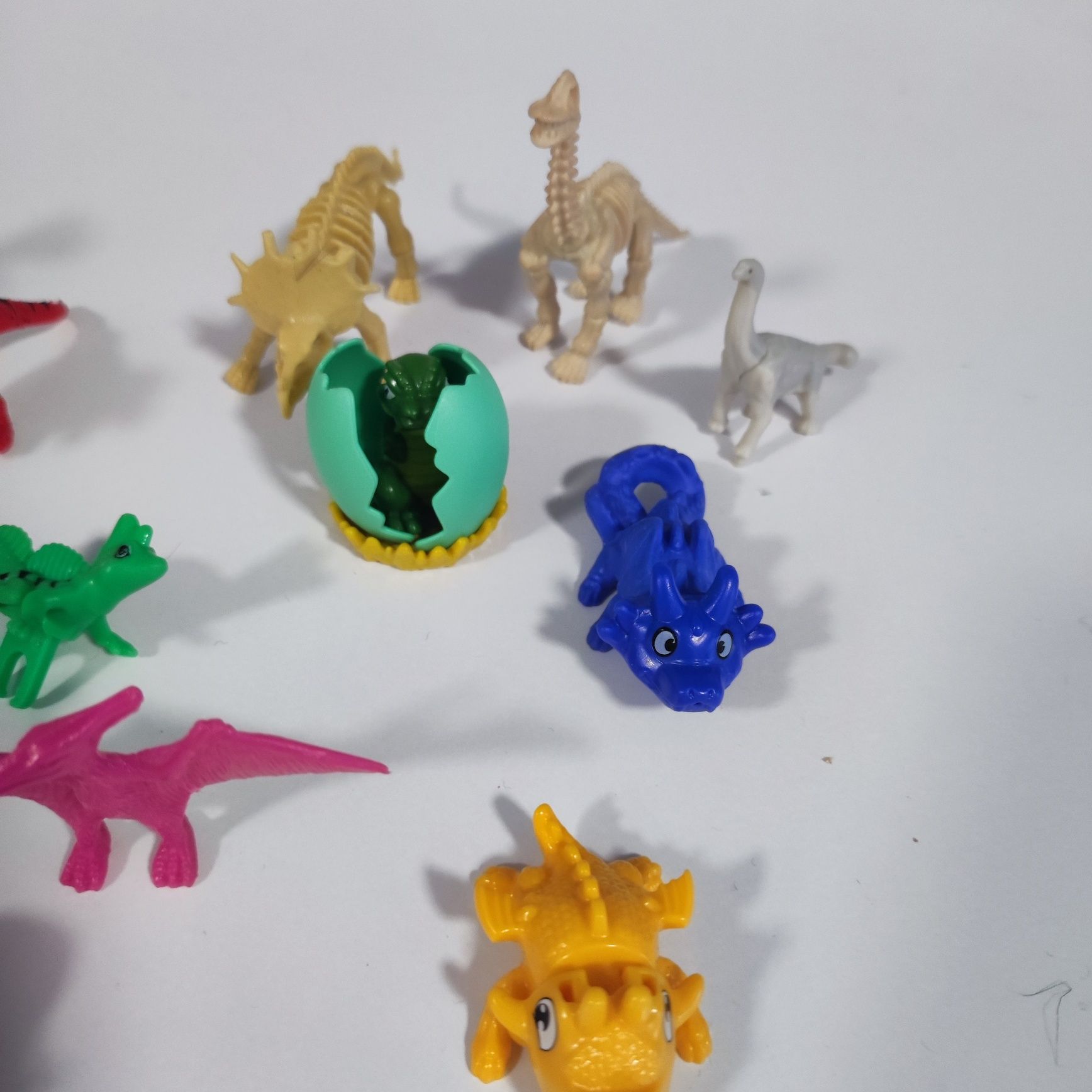 Фігурки динозаврів Кіндер та ін. Ціна за всі
