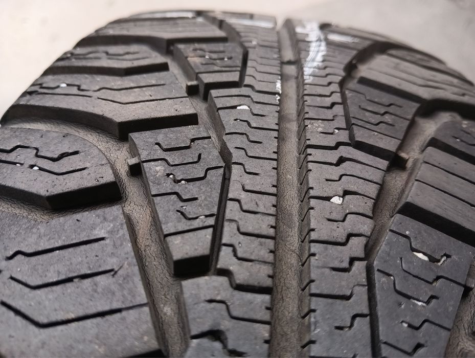 Uniroyal 195/65 r15 zimowe 2sz