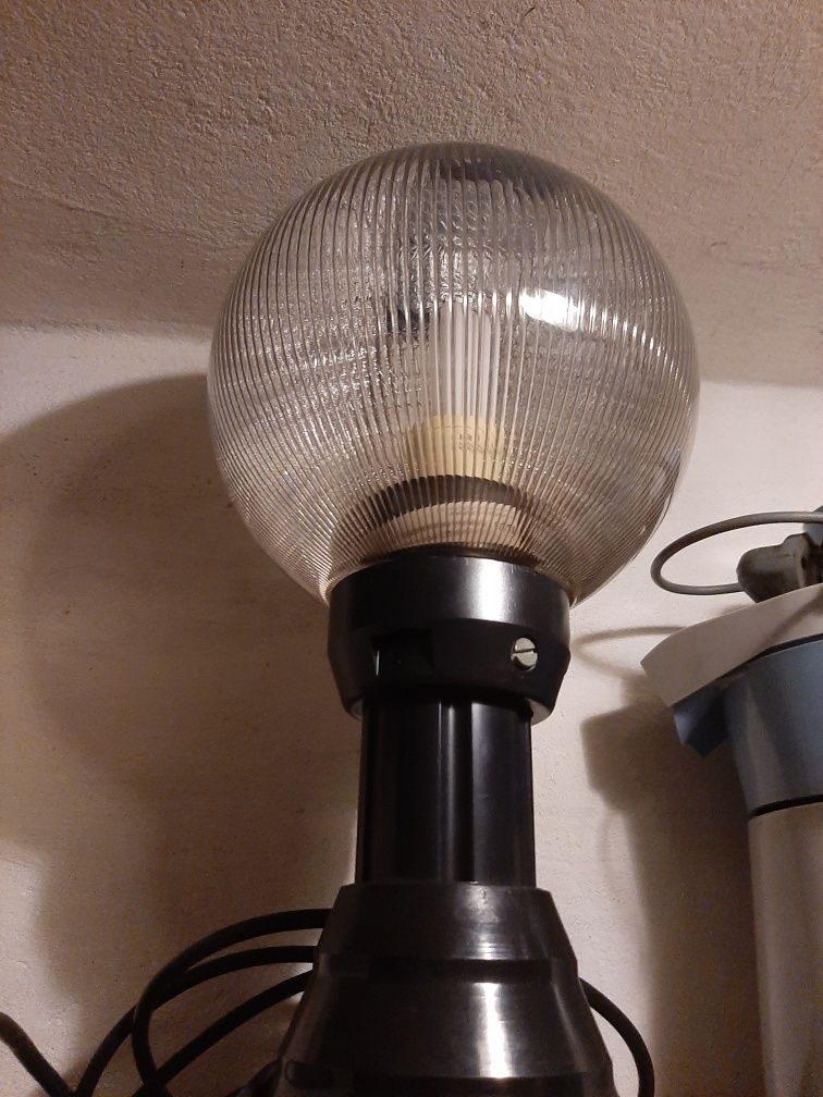 Lampa ogrodowa z kablem