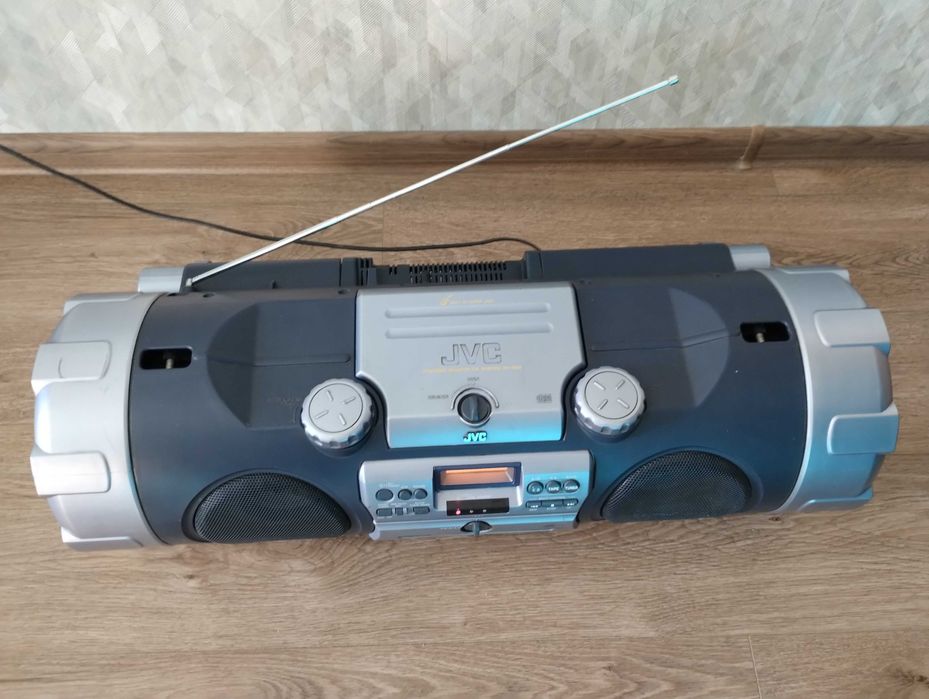 Бумбластер JVC ( Блютуз - AUX - CD - тюнер ) BoomBlaster Бумбокс ЖВС